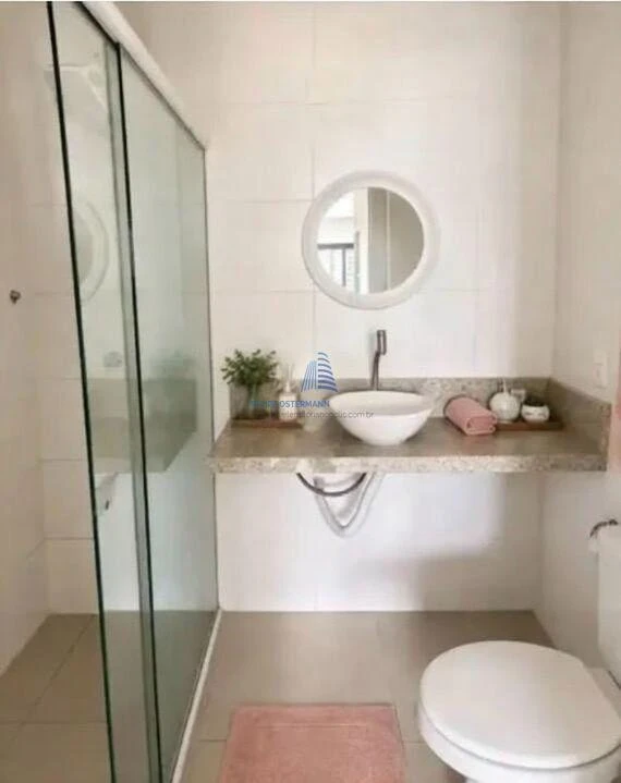 Furnished studio, 38 m², with floor-to-ceiling windows — photo 4