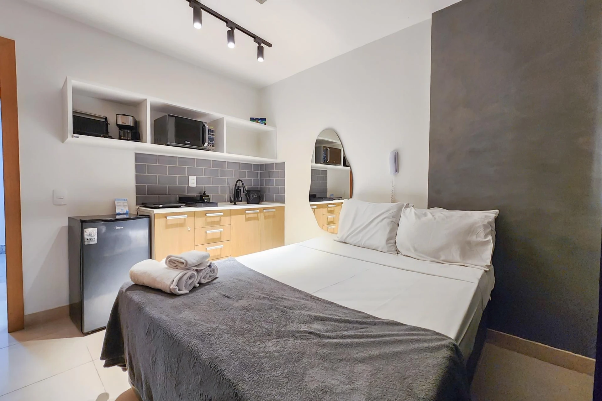Estudio amueblado con 1 dormitorio y parrilla en la terraza — photo 10