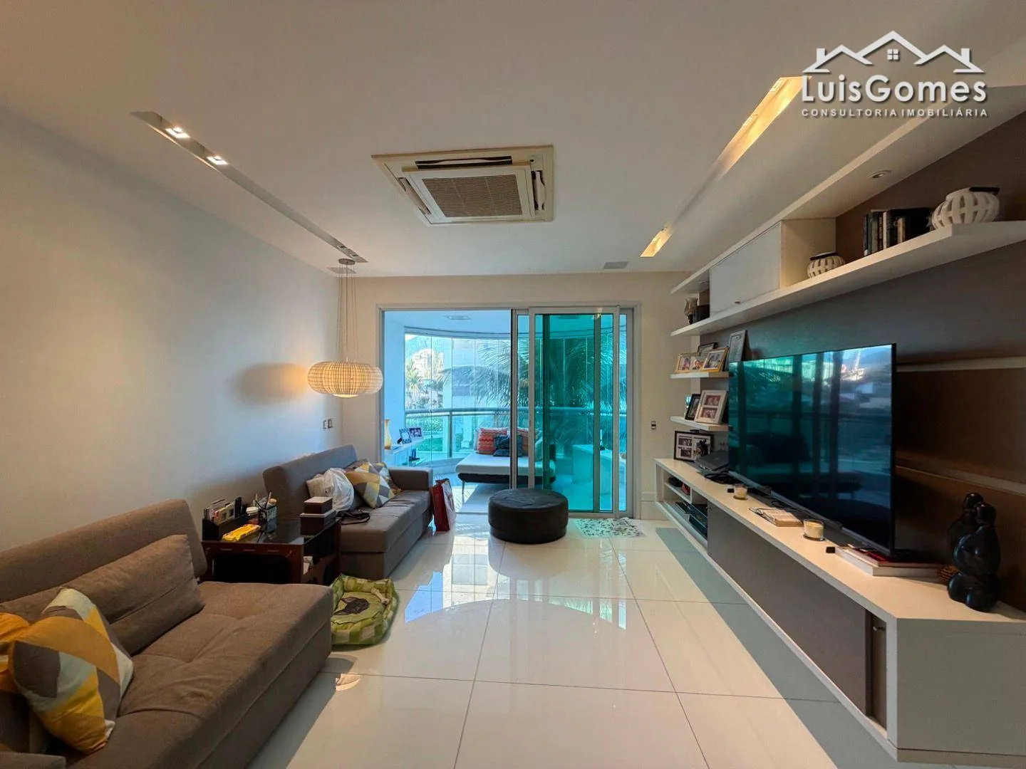Furnished apartment with 4 bedrooms and 5 bathrooms — photo 26