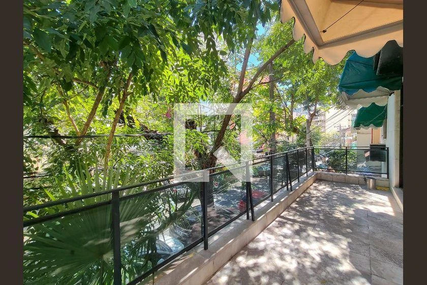 Rental house with 5 bedrooms and a balcony — photo 48