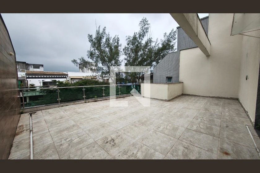 Balcony with a grill in a 3-bedroom apartment, 311 m² — photo 47