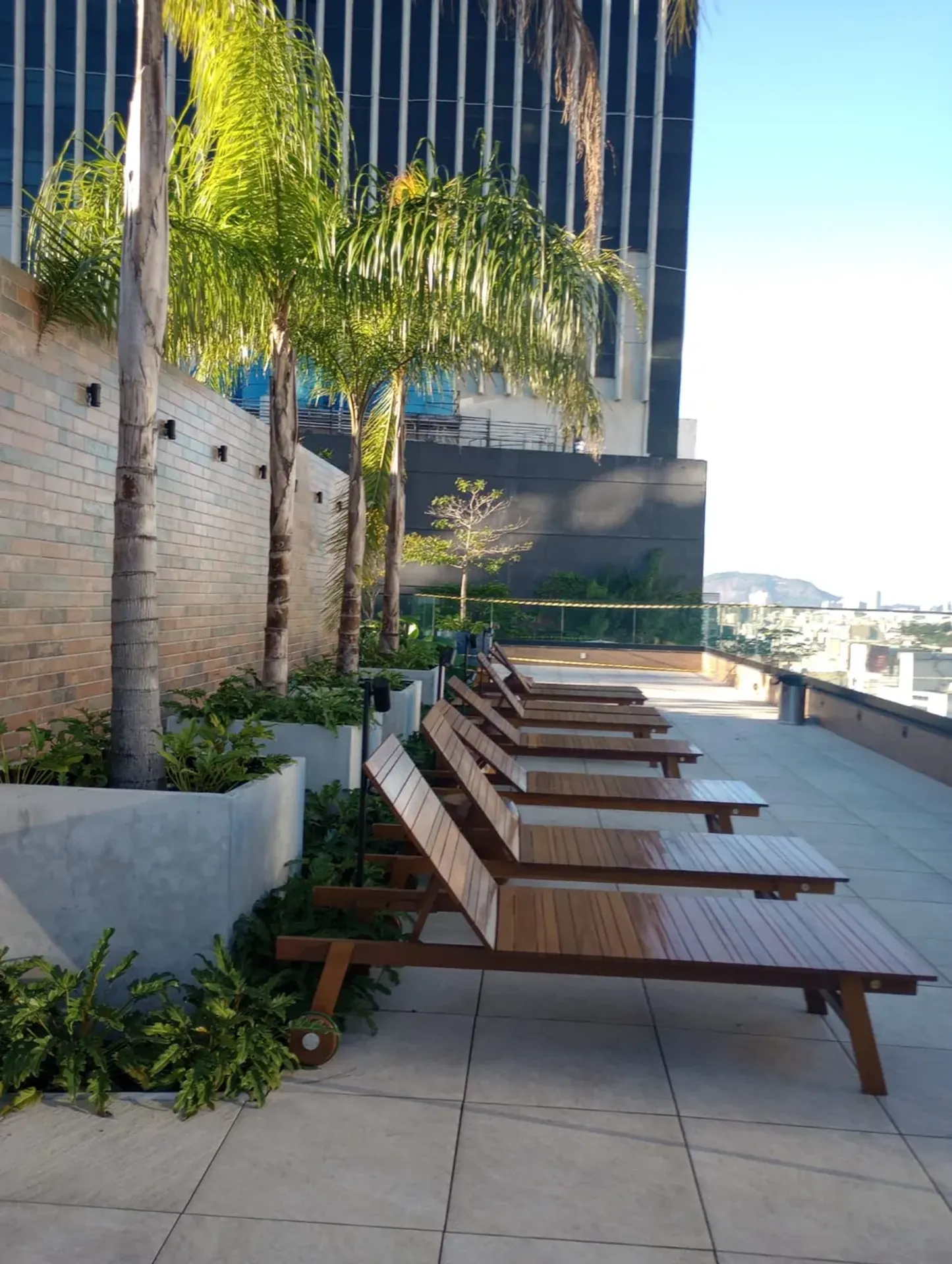 Studio on the 21st floor with a grill on the balcony — photo 6