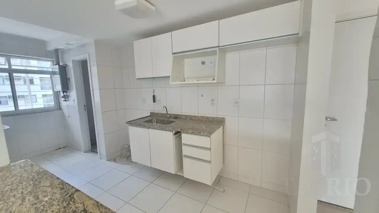 3-bedroom apartment with 3 bathrooms and 2 parking spots — photo 2