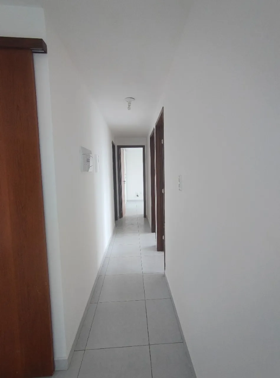 3-bedroom apartment in a building with a gym — photo 17
