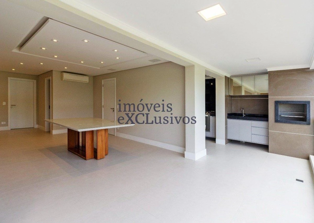 4-bedroom apartment with 227 m² and 2 parking spaces — photo 2