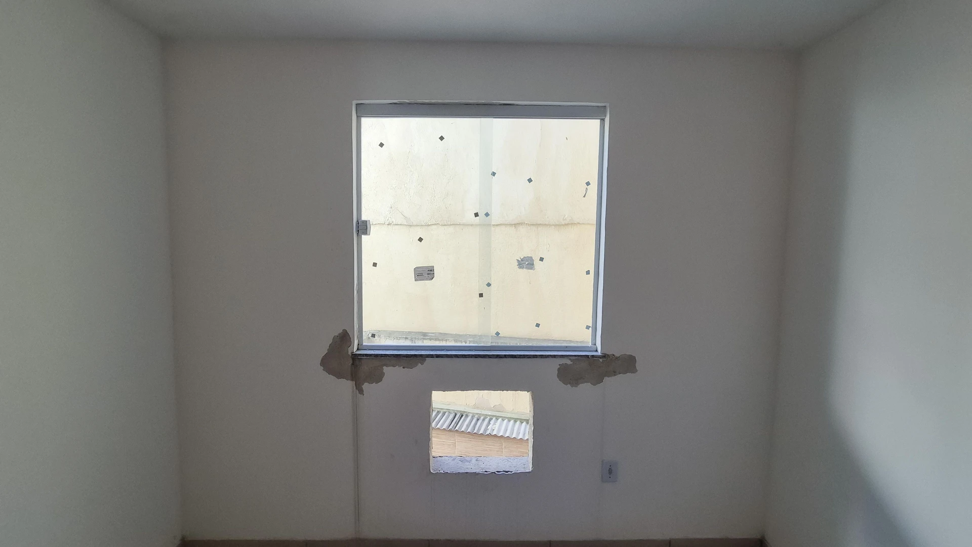 2-bedroom unfurnished apartment with closed kitchen — photo 36