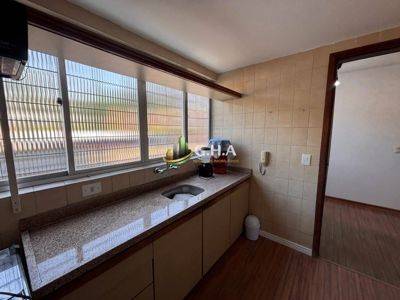 Ground-floor furnished apartment with 2 bedrooms and 2 baths — photo 4