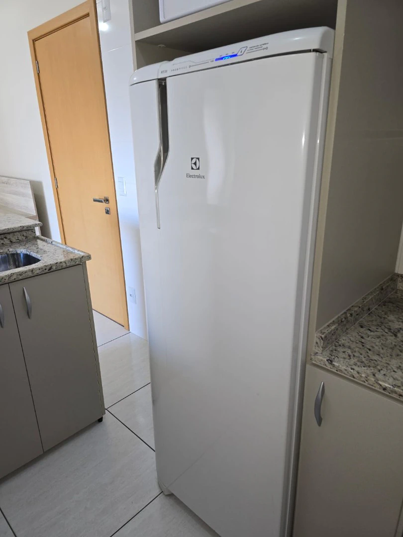 Apartamento de 1 quarto com cozinha integrada e fogão a gás — photo 2