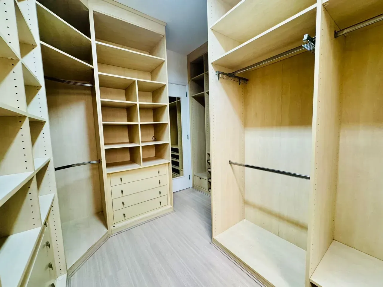 Apartamento mobiliado com 3 quartos e 3 banheiros — photo 45