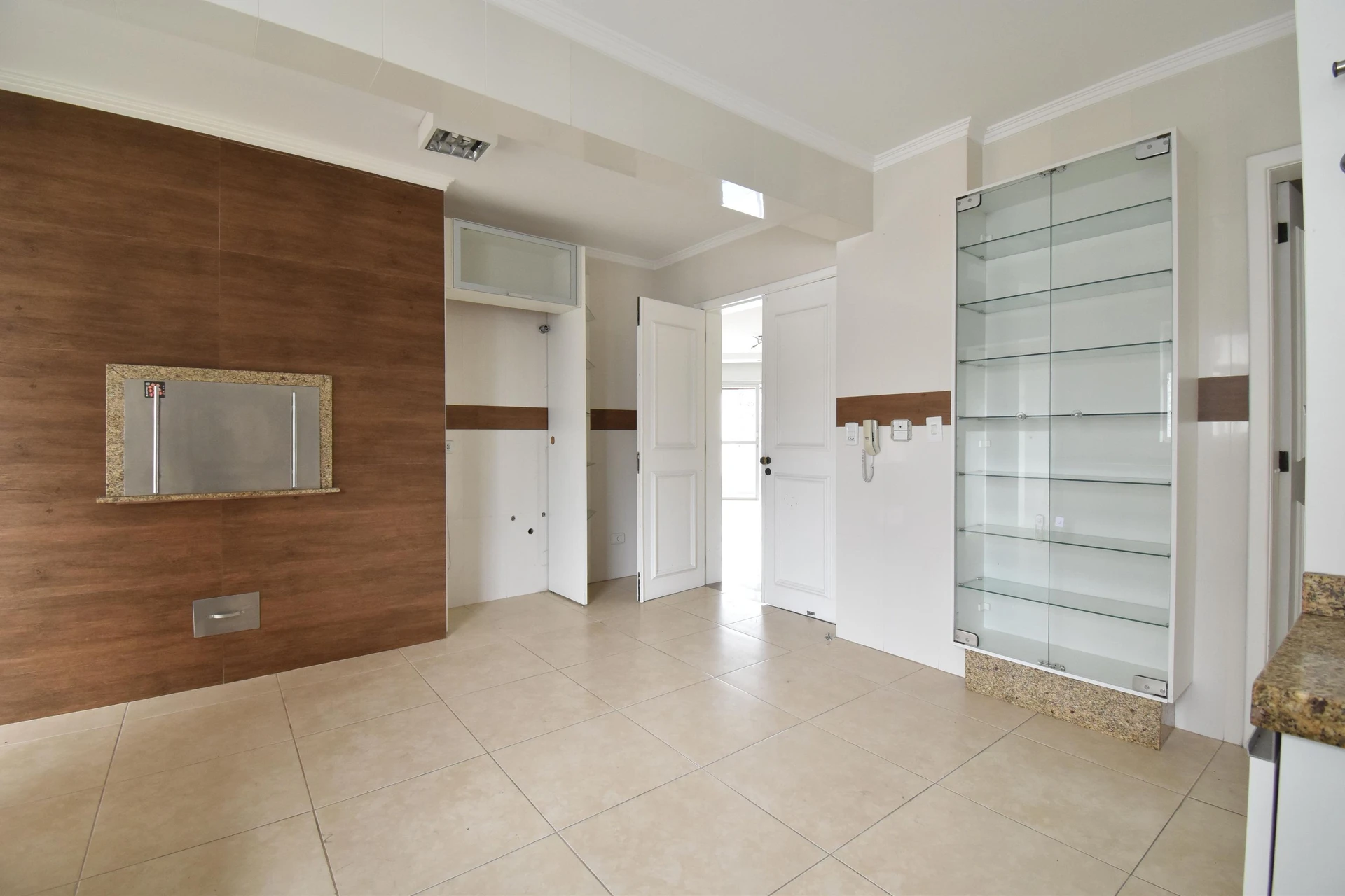 4-bedroom apartment with a jacuzzi — photo 52