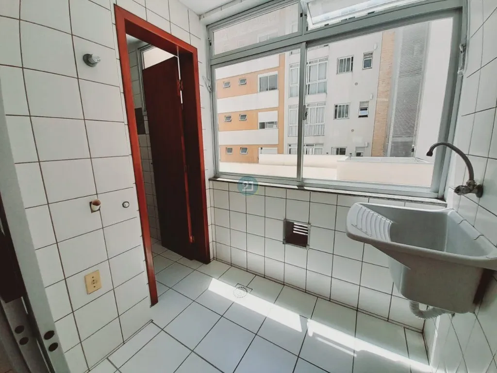 Balcony apartment with 2 en-suites and 198 m² — photo 7