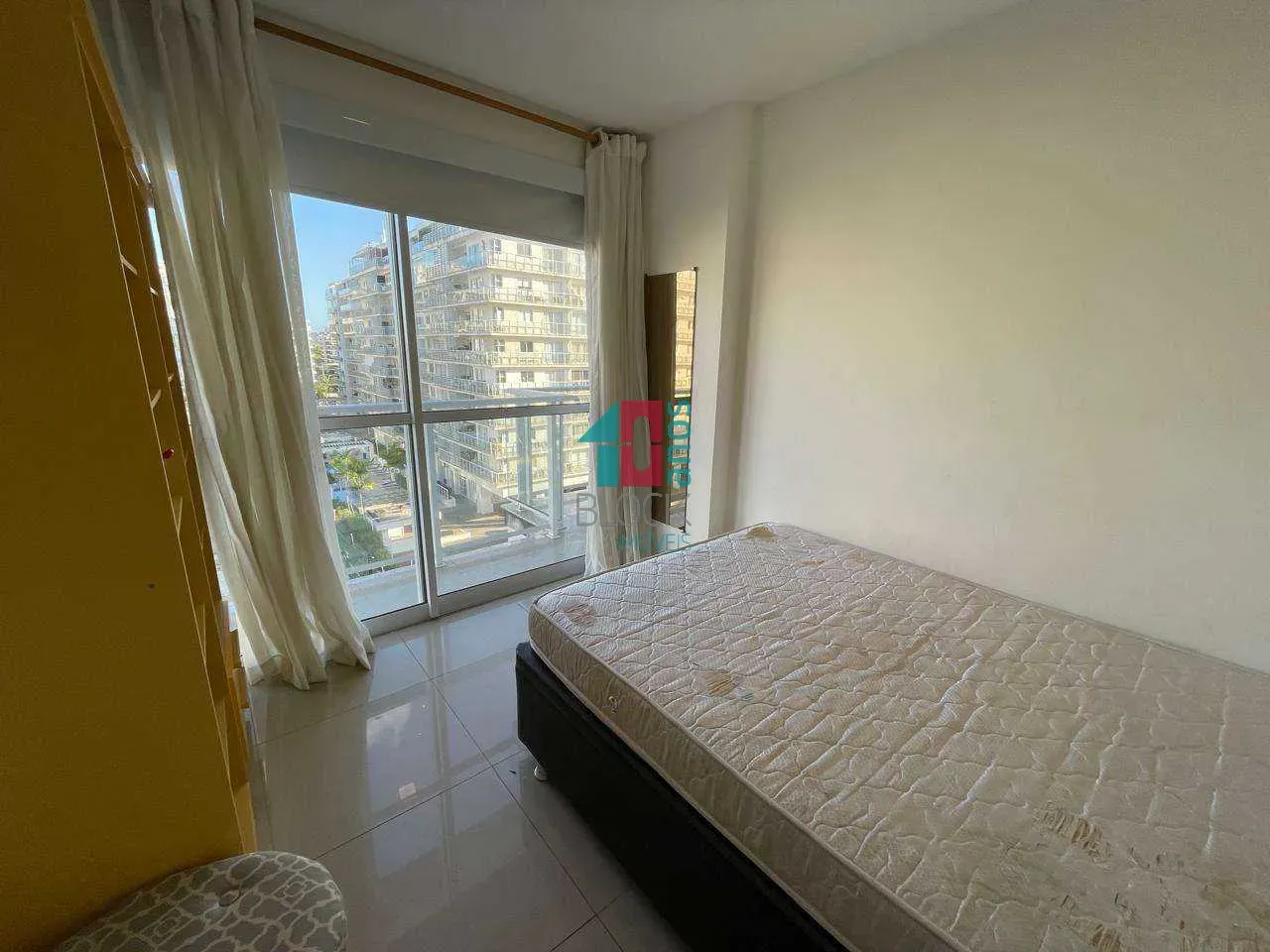 Furnished apartment, 91 m², with a glass-enclosed balcony — photo 6