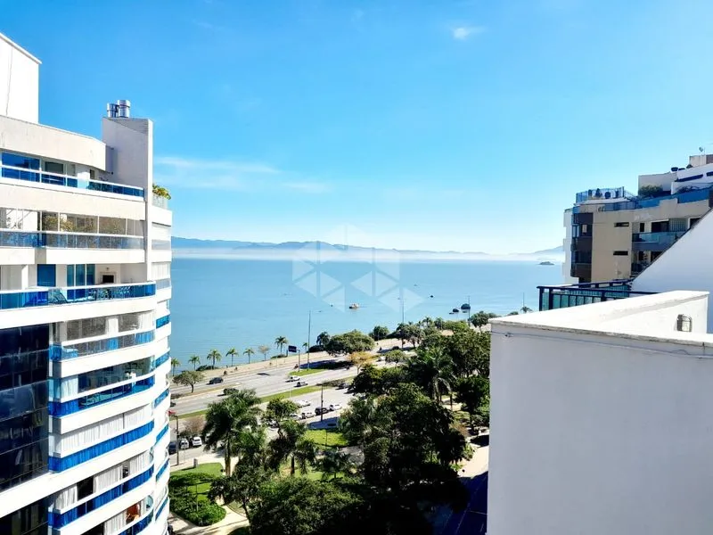 Duplex penthouse with 3 bedrooms and 303 m² — photo 25