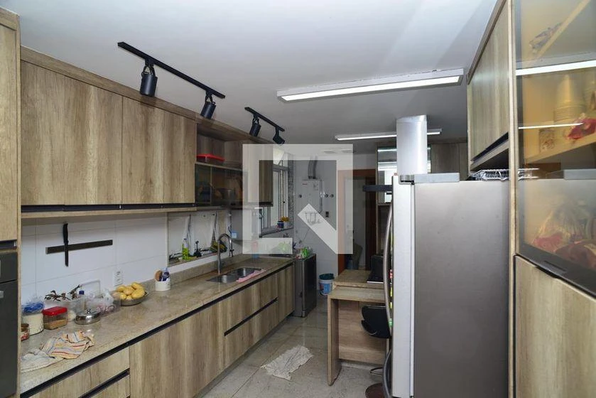Furnished apartment, 300 m², with a glass-enclosed balcony — photo 2