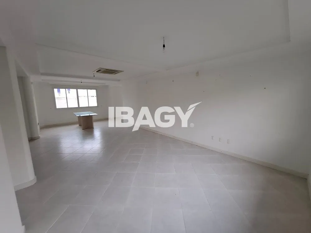 4-bedroom house with 3 suites and 400 m² total area — photo 28