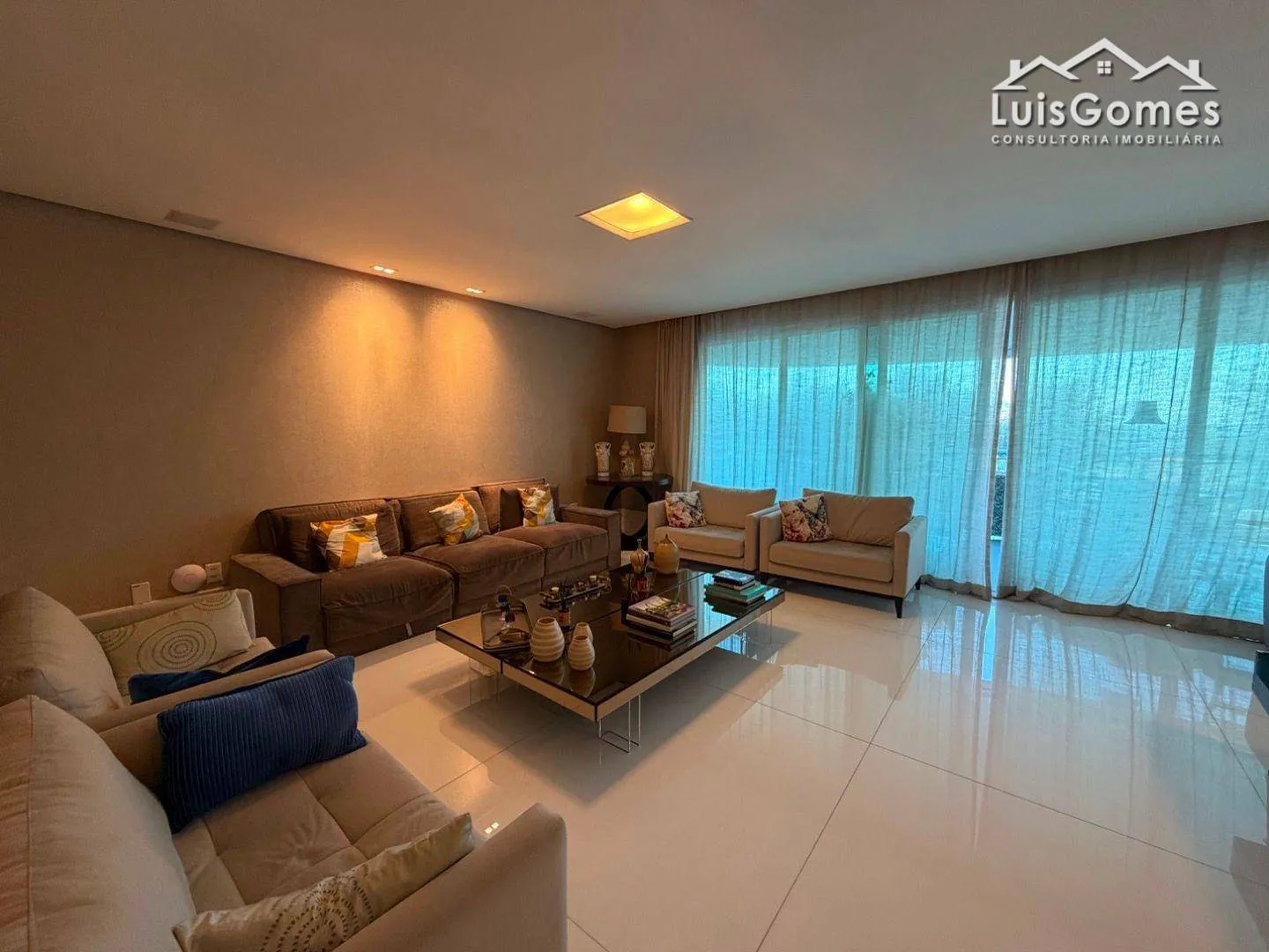 Furnished apartment with 4 bedrooms and 5 bathrooms — photo 6