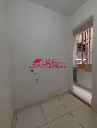Apartment with 2 bedrooms and a fitted kitchen — photo 28