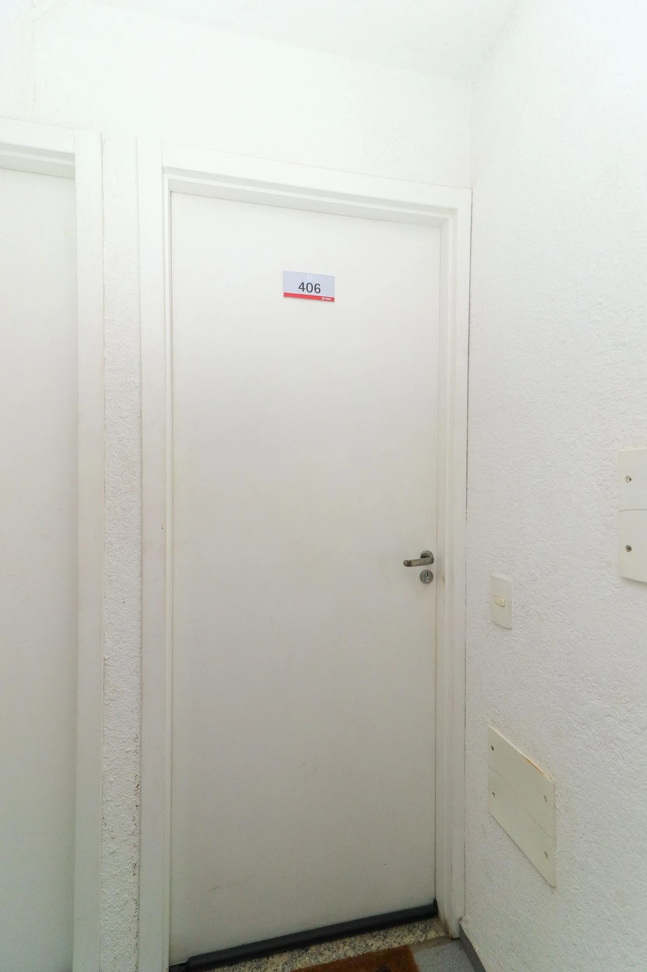 Furnished 2-bedroom apartment with 1 bathroom — photo 36