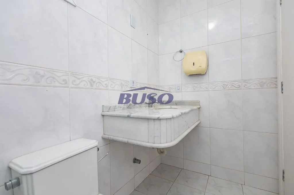 3-bedroom house with 228 m², suite and 3 covered spots — photo 31