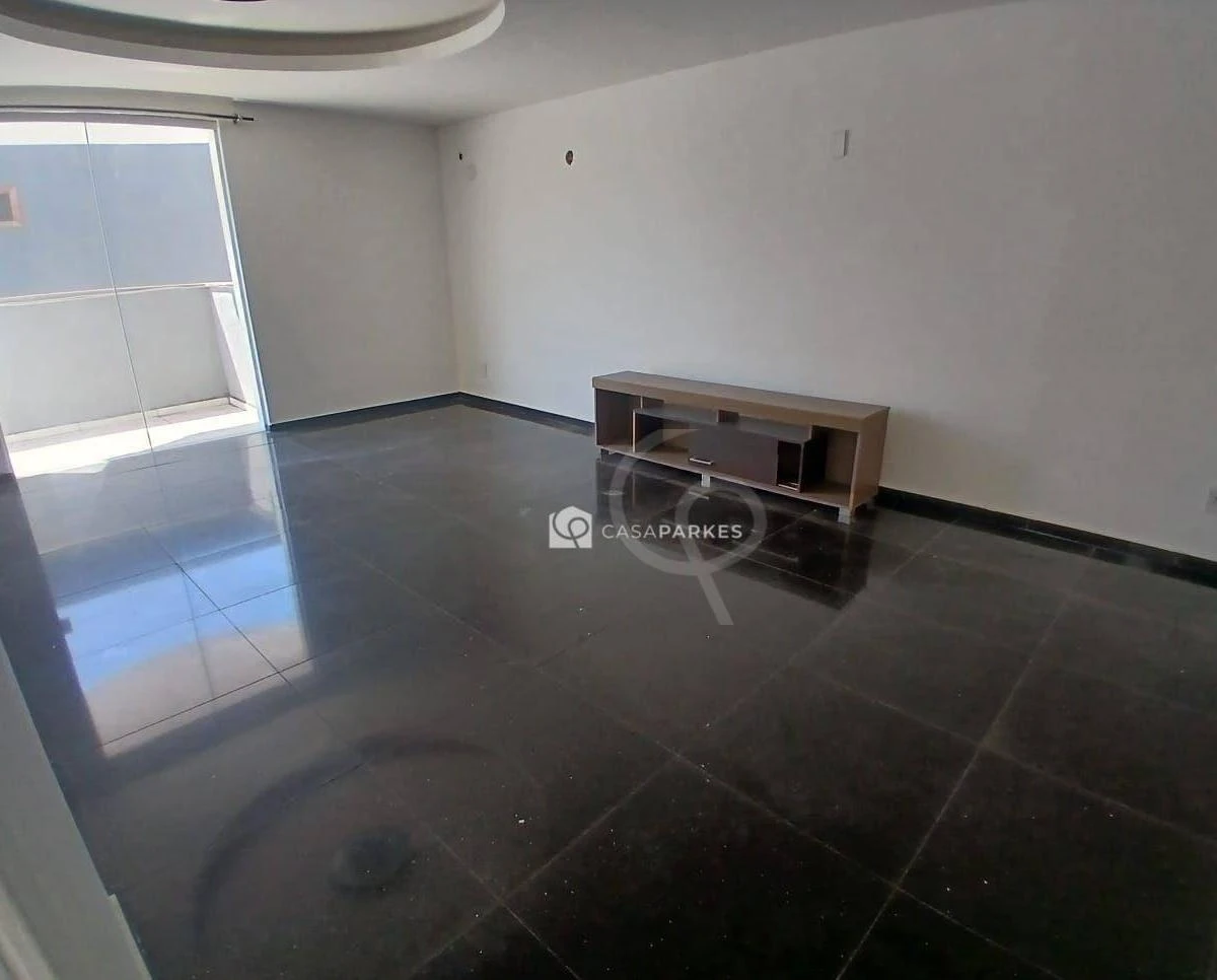 Casa com 6 quartos e cozinha aberta a gás, 450 m² — photo 17