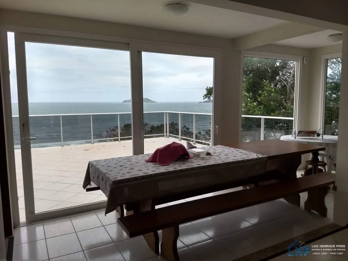 5-bedroom house with a water view in Florianópolis — photo 17
