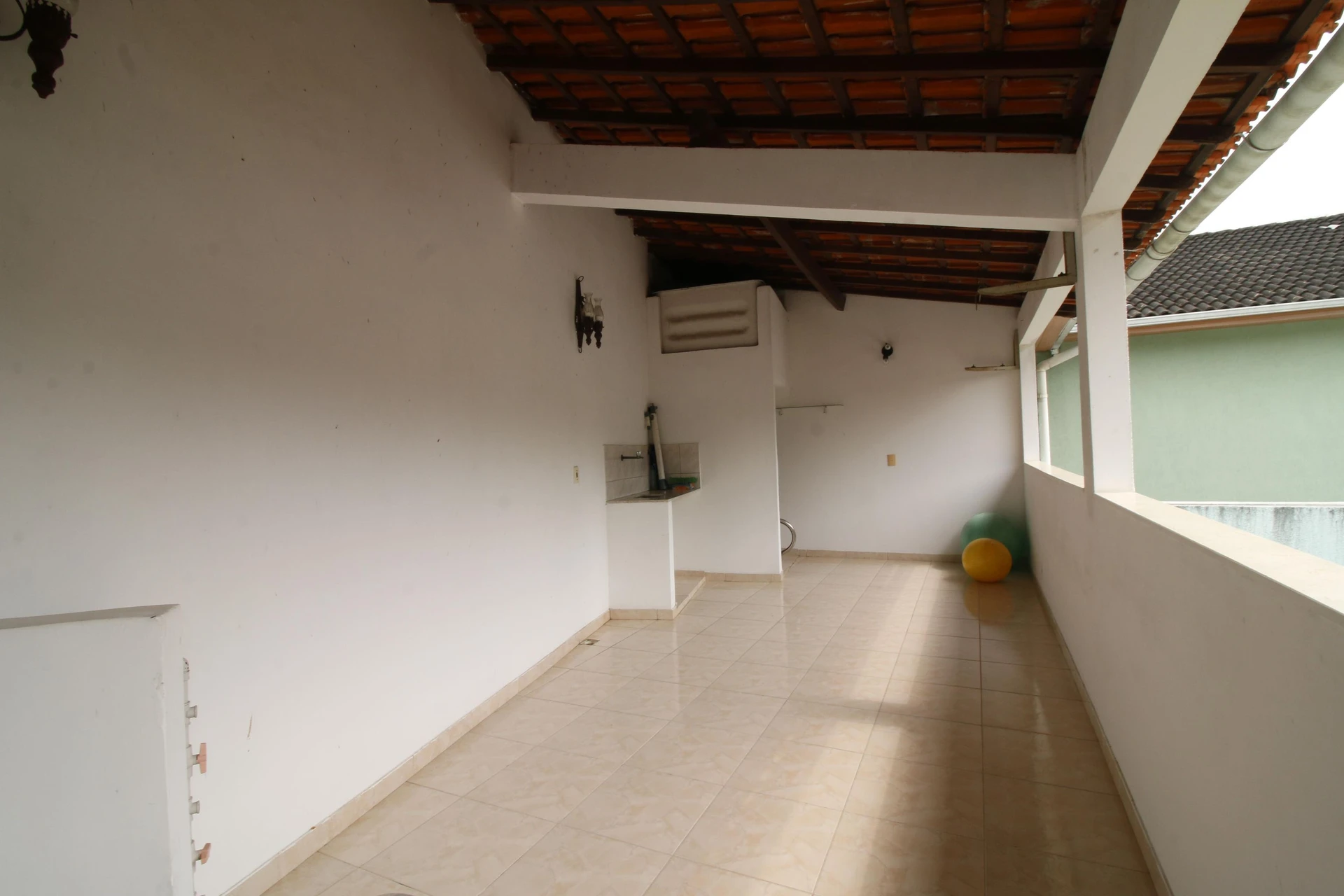 3-bedroom house with a garden — photo 23