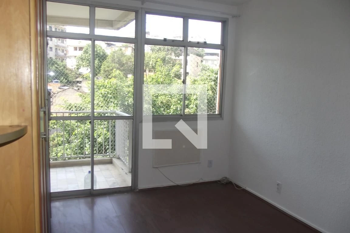 Unfurnished 2-bedroom apartment with a suite bathroom — photo 11