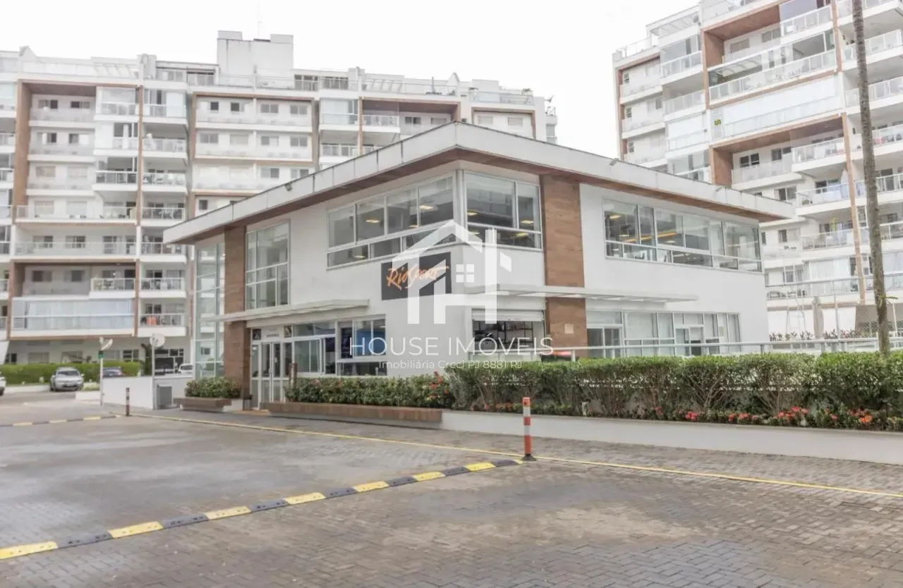 Панорамные окна и 3 спальни: квартира 150 м² — photo 25