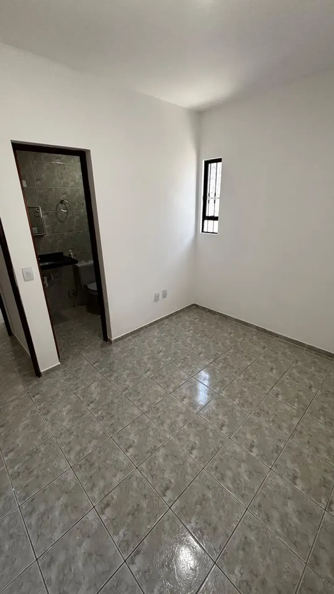 3-bedroom apartment, 1 with its own bathroom, 69 m² — photo 3