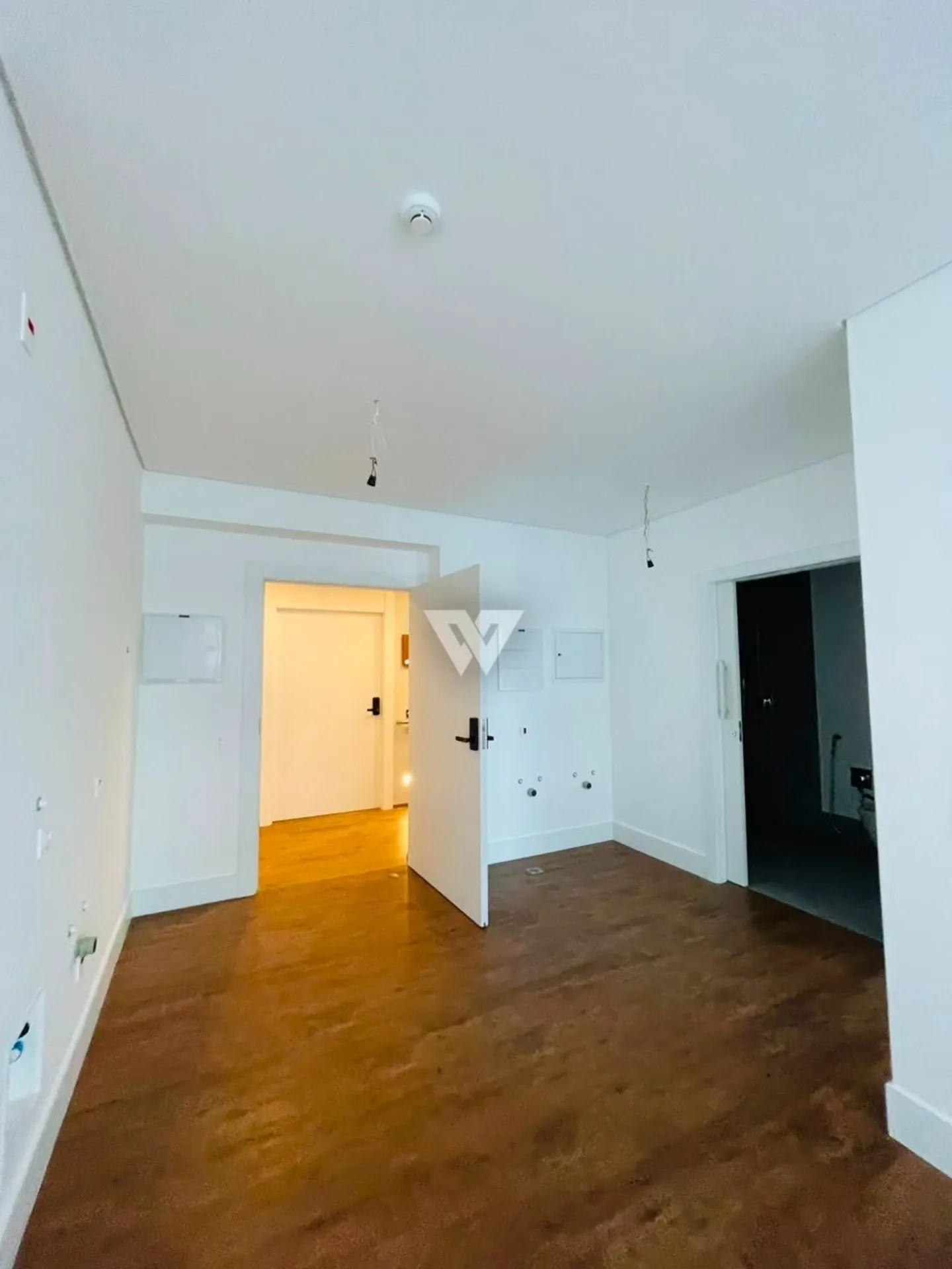 Apartment, 42 m², with a glass-enclosed balcony — photo 26