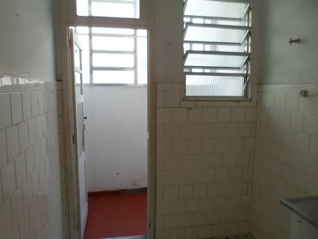 Unfurnished 2-bedroom apartment with 1 bathroom — photo 3