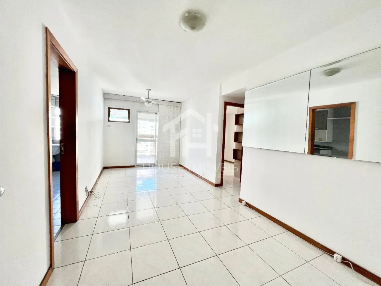Apartamento com 2 quartos, 2 banheiros e 1 vaga — photo 2
