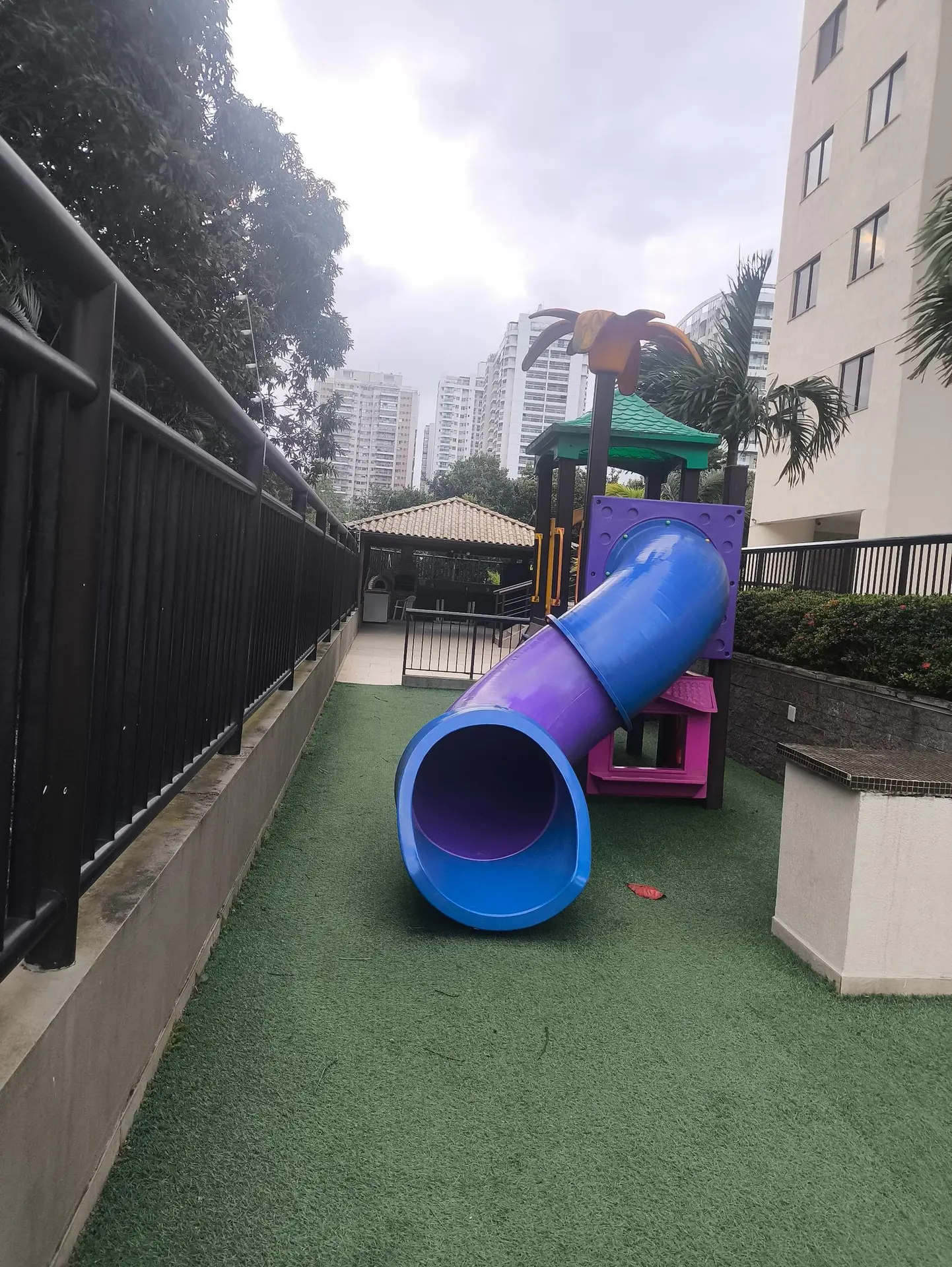 Apartamento mobiliado com 2 quartos e banheiro privativo — photo 36