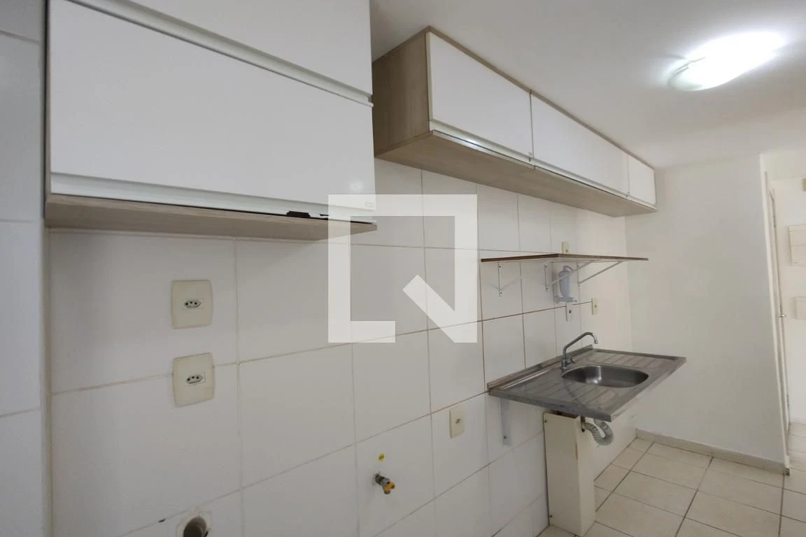 Unfurnished apartment with 3 bedrooms and open kitchen — photo 79