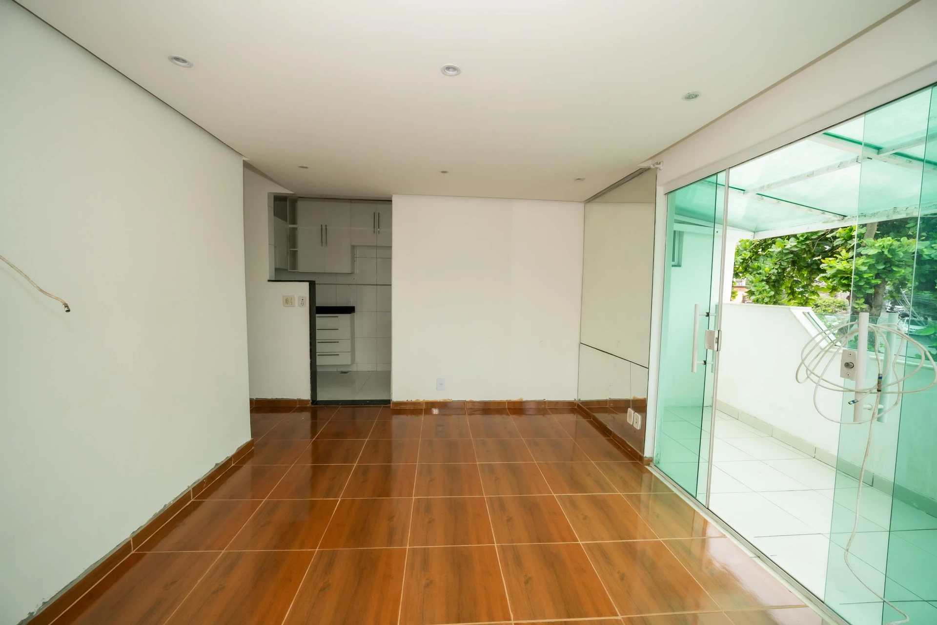 House, 70 m², with a glass-enclosed balcony — photo 36