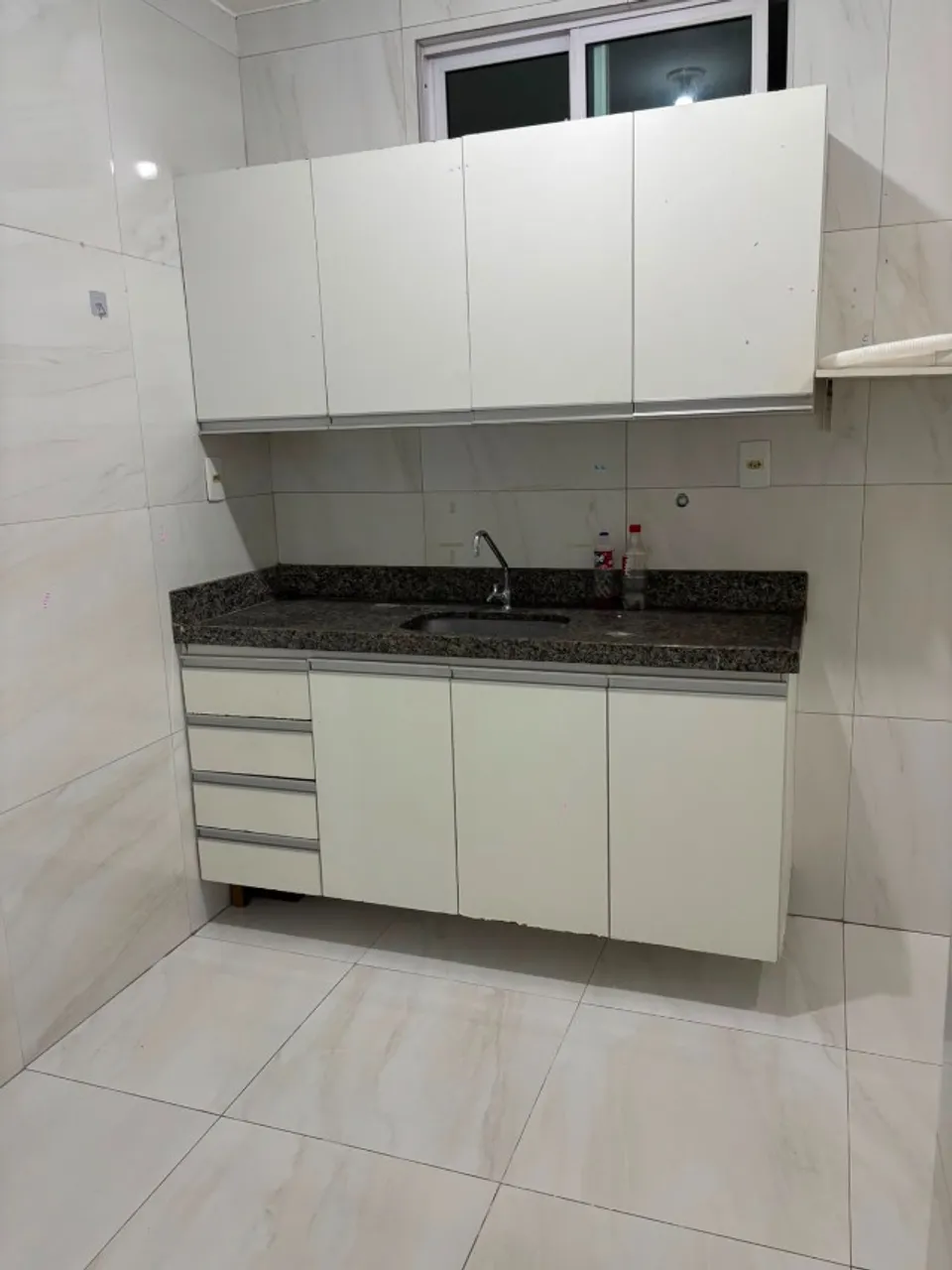 Apartamento com 2 quartos, cozinha separada e 1 vaga