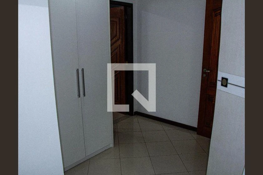 Casa de 4 dormitorios con espacio de home office — photo 29