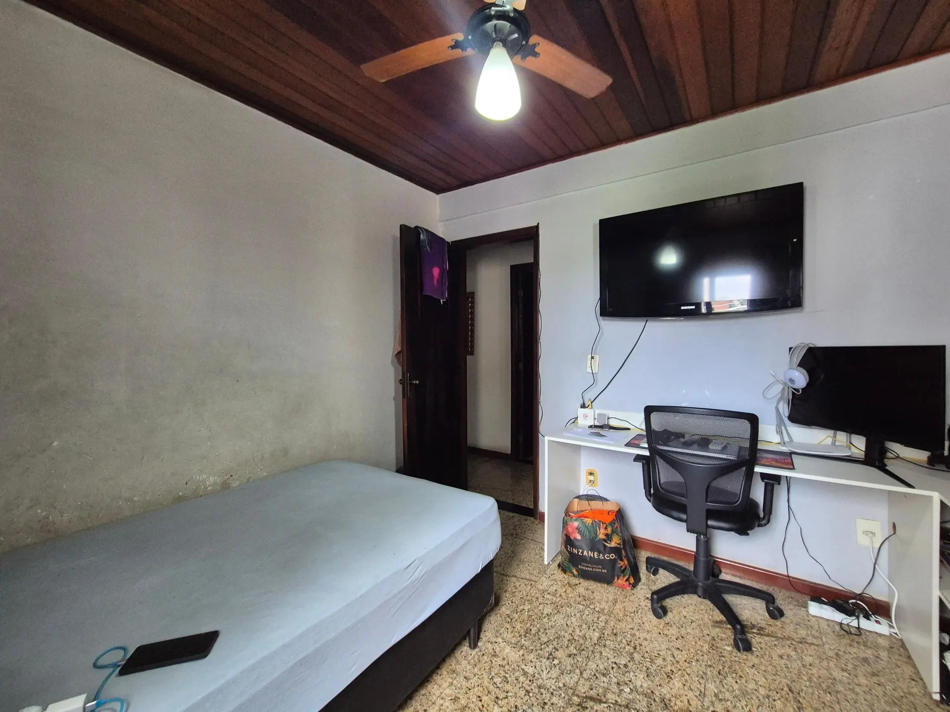 Home office in a 3-bedroom apartment, 135 m² — photo 5
