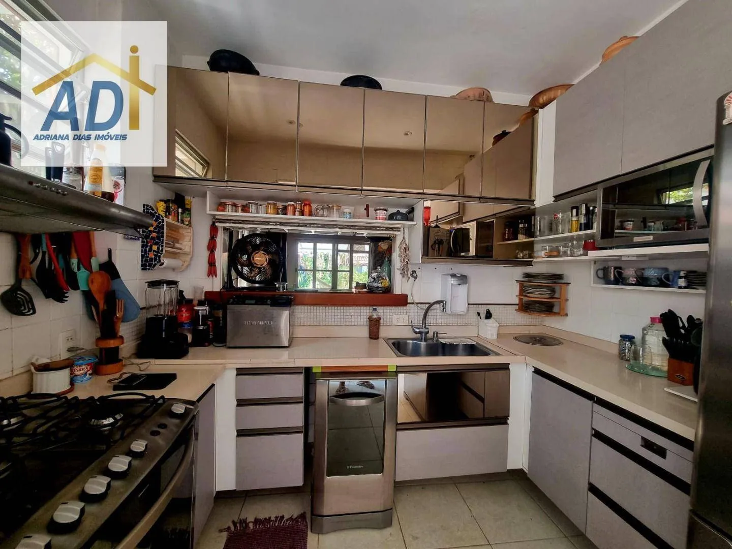 Residential house with 4 bedrooms and private BBQ area — photo 48