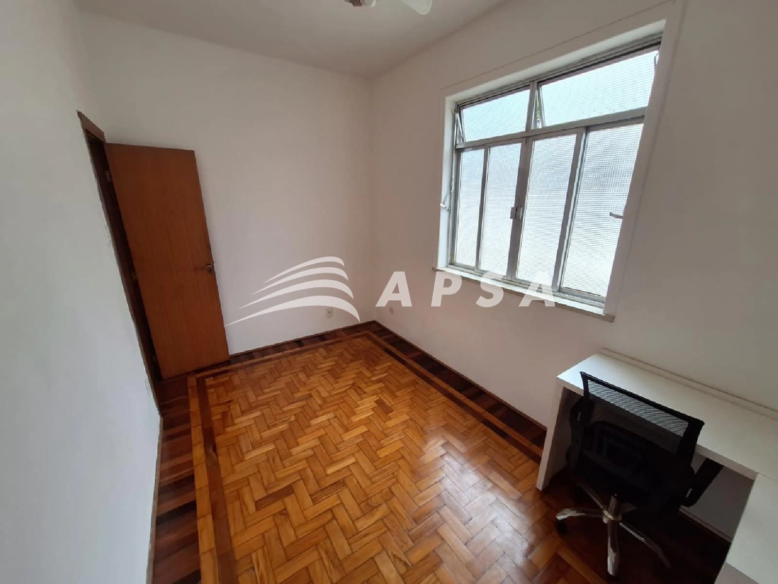 Apartment with 2 bedrooms and an open-plan kitchen — photo 5
