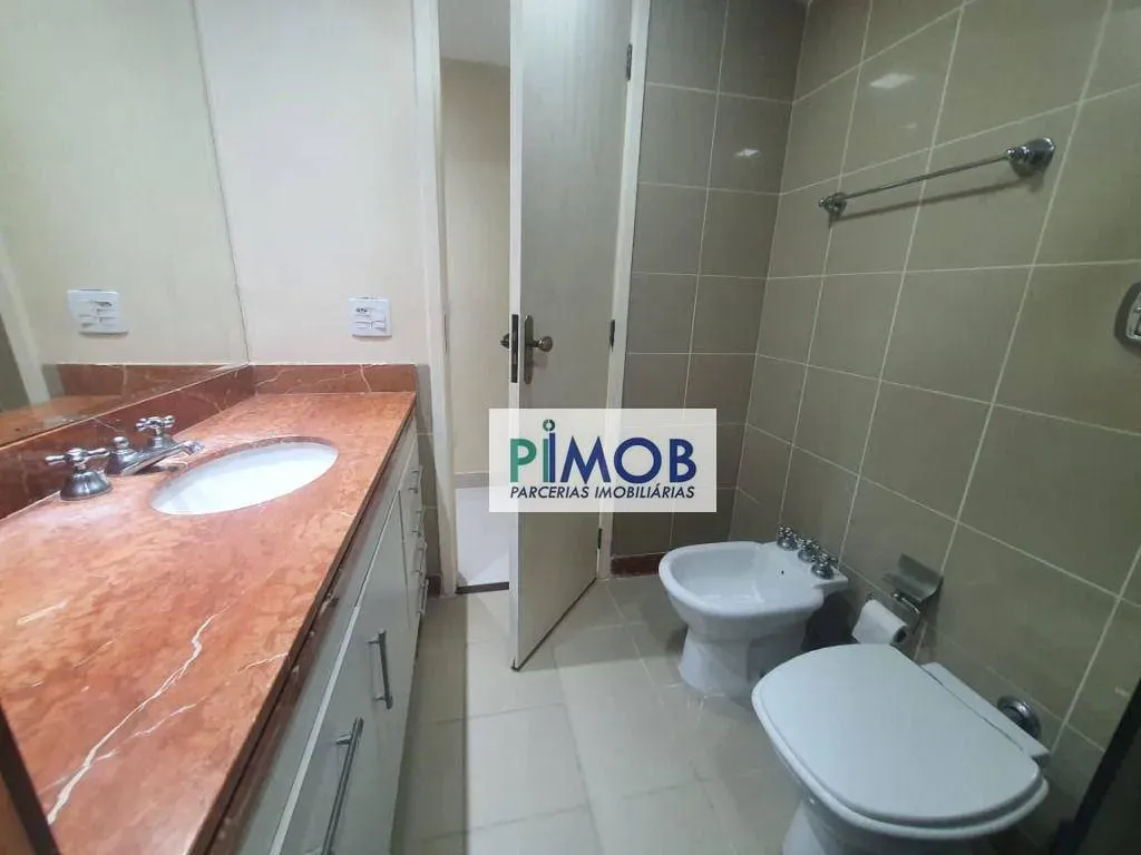 4-bedroom 260 m² apartment with 2 en-suite bathrooms — photo 4