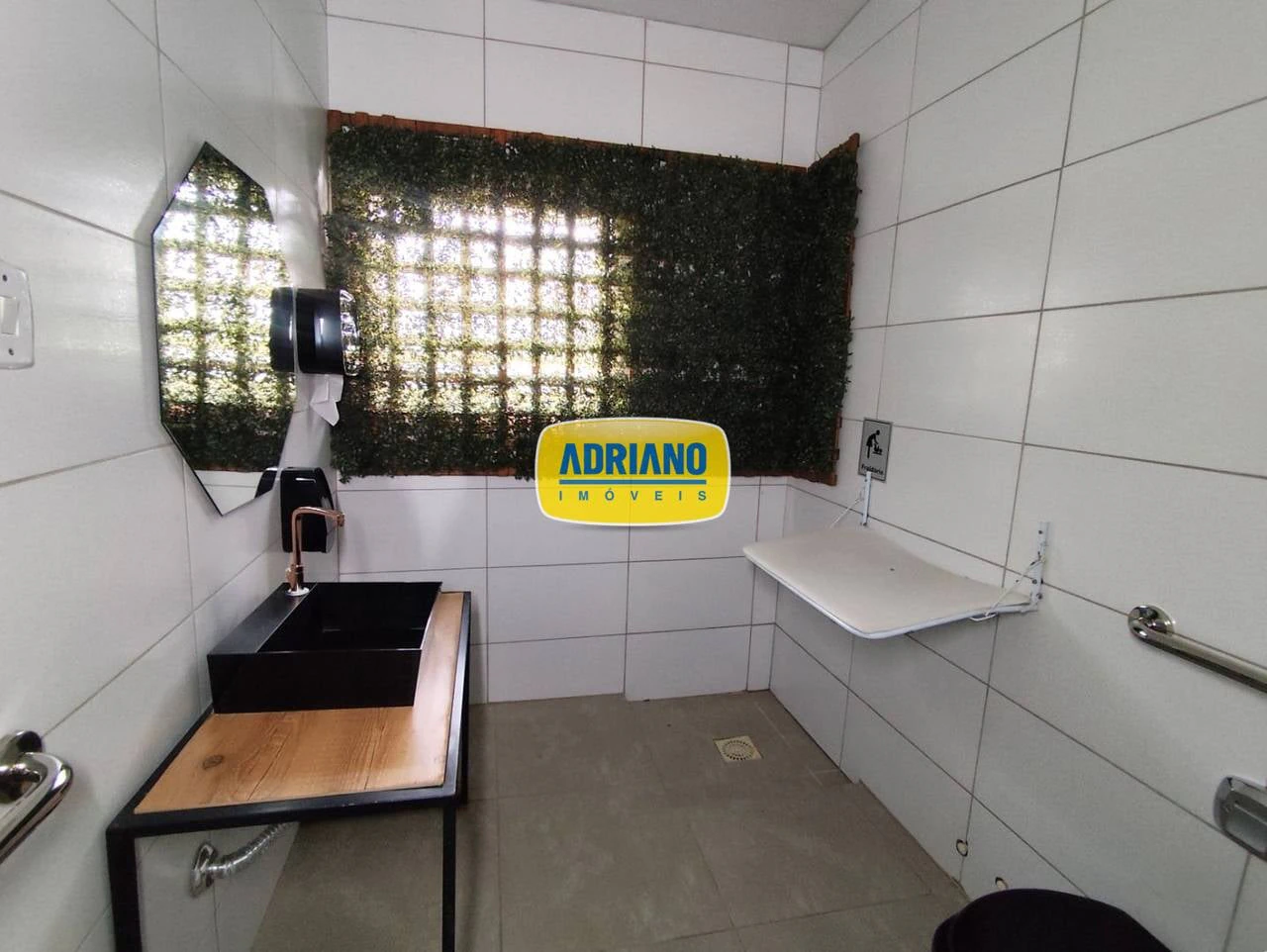 House with 4 bedrooms and a private garden — photo 2