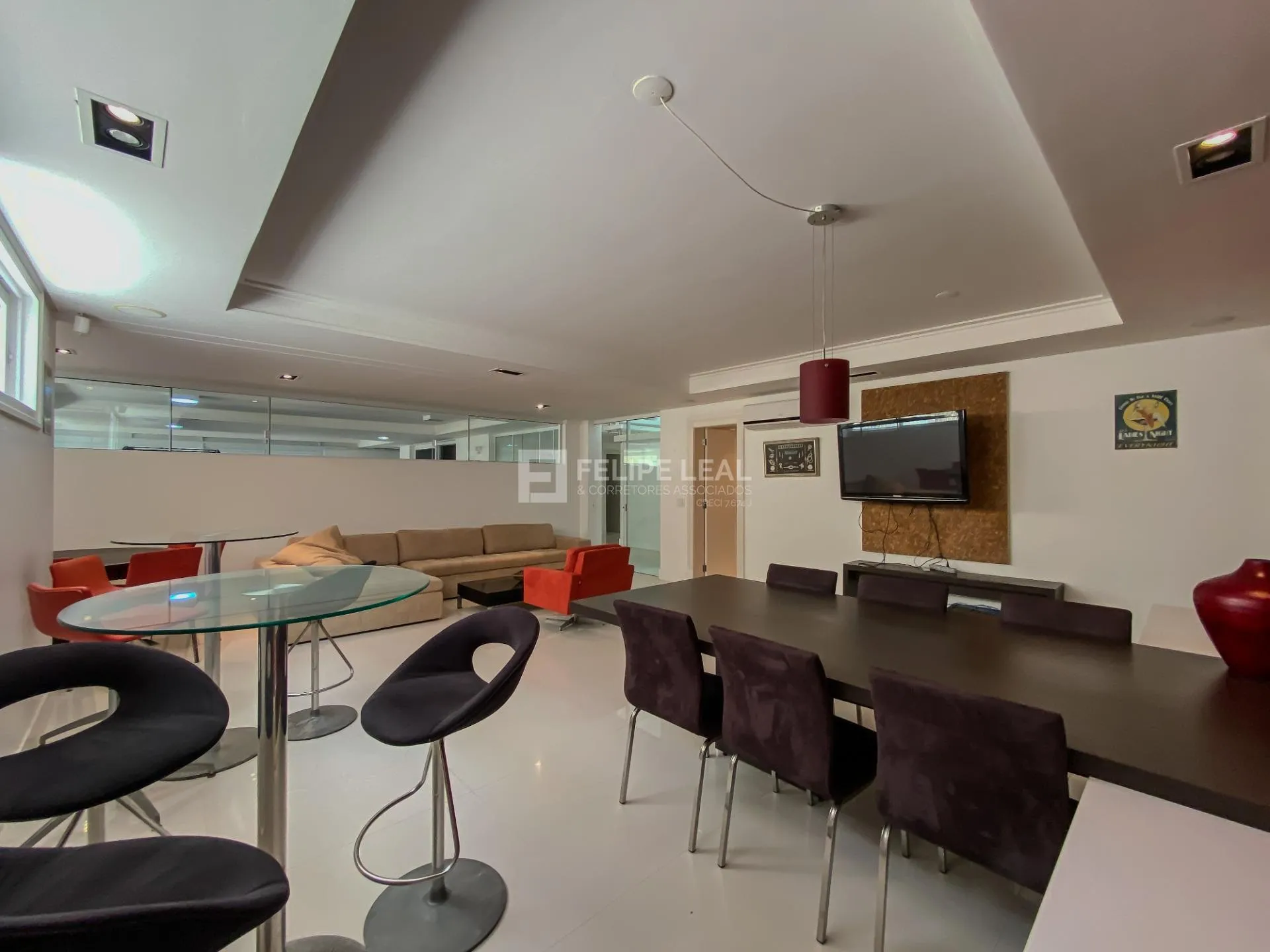 Casa em condomínio com 9 dormitórios e 8 suítes — photo 73