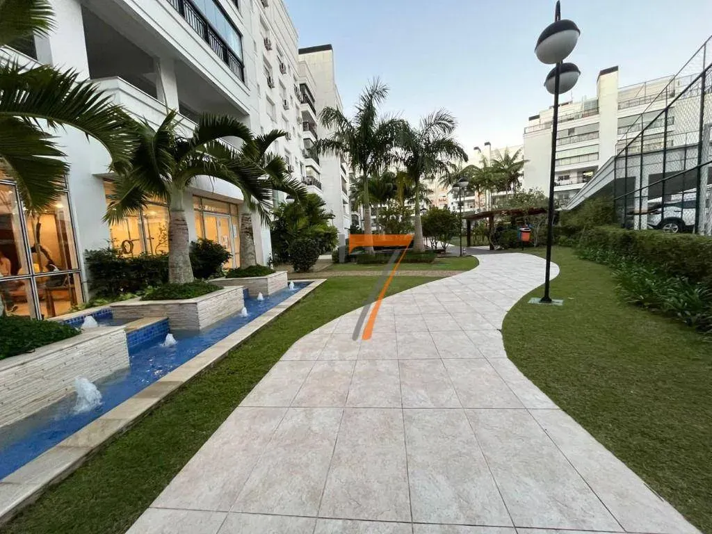 3-bedroom apartment with private garden and 337 m² — photo 37