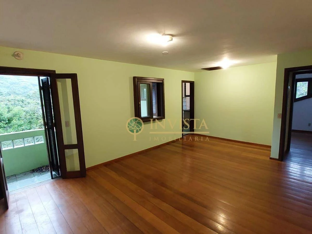 Балкон з грилем та 3 спальні: будинок 735 м² — photo 14