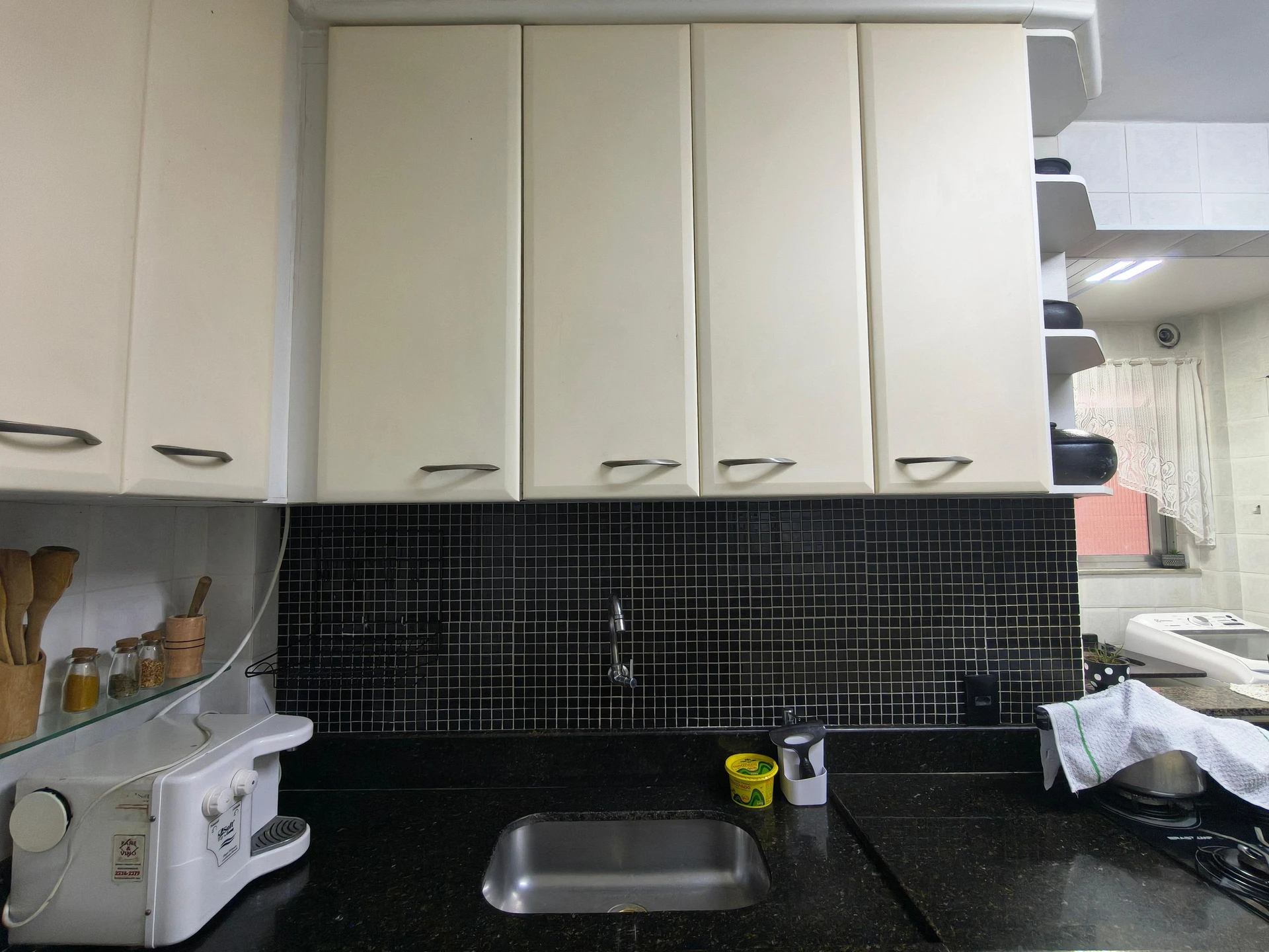 Apartamento amueblado con 3 dormitorios y balcón — photo 16