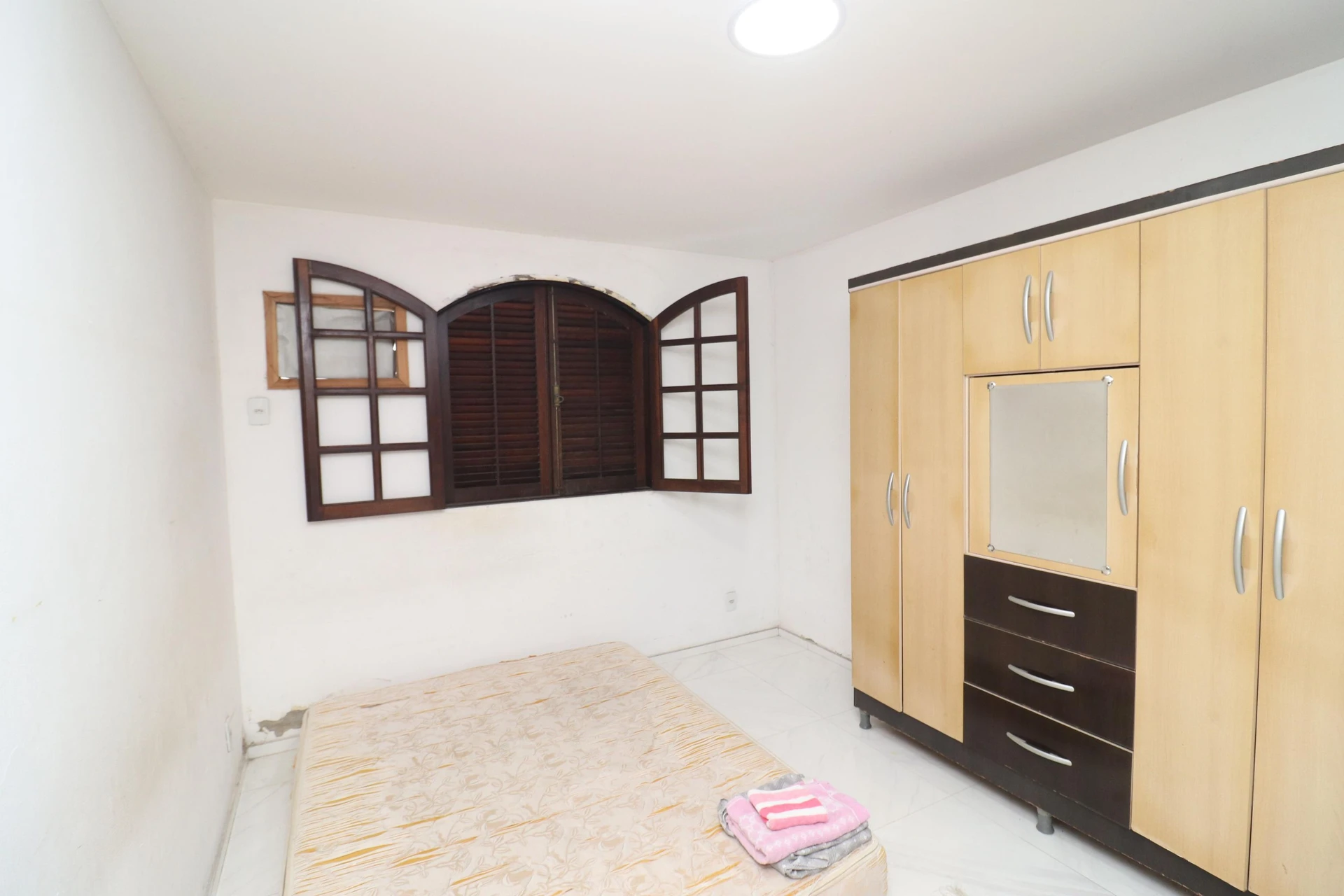 House with 4 suites and 3 parking spaces with private garden — photo 19