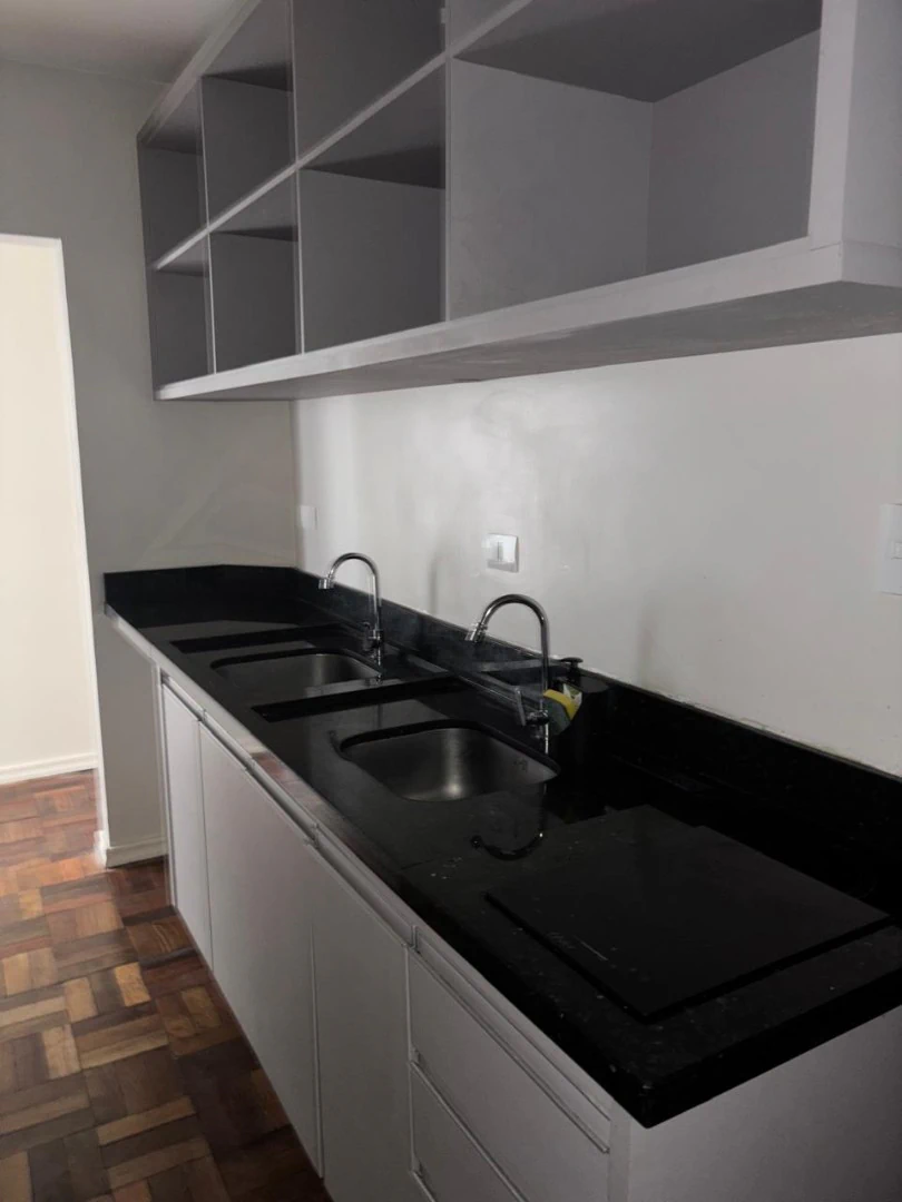 Apartamento com piso de madeira ou laminado, Parolin — photo 3