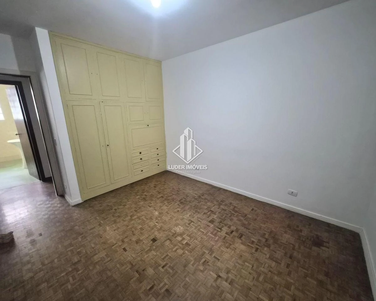 4-bedroom house with a garden in Curitiba — photo 44