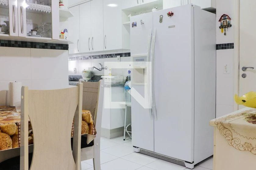 Furnished apartment, 150 m², with a glass-enclosed balcony — photo 8
